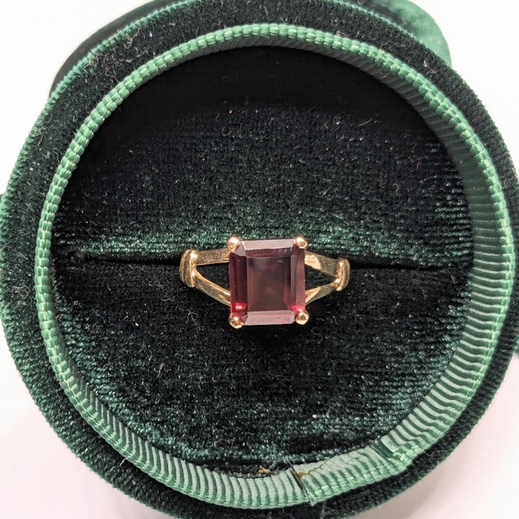 18kt solid gold garnet ring - Picture 3 of 5